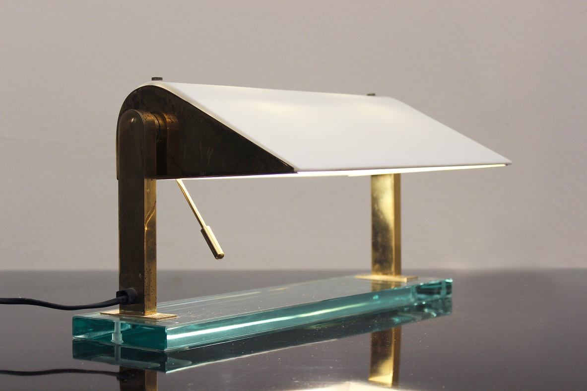 Table lamp in brass with adjustable top, Prod. Fontana Arte, 1940's