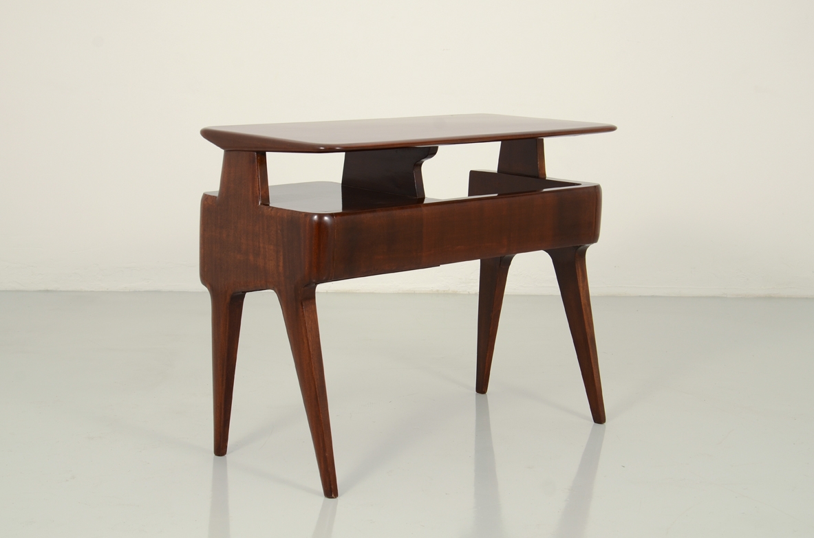 Scrivania modernariato restauro negozio Milano