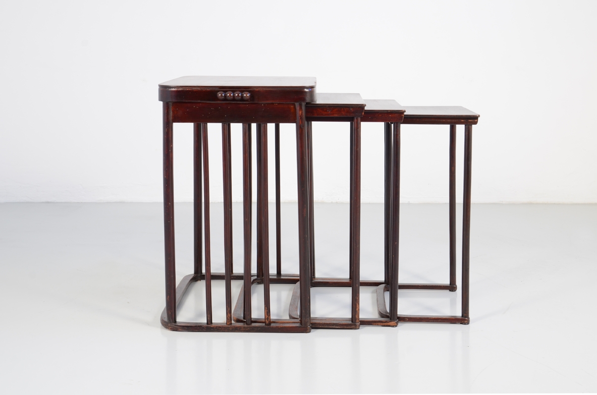Set di tavolini modernariato in vendita Mlano