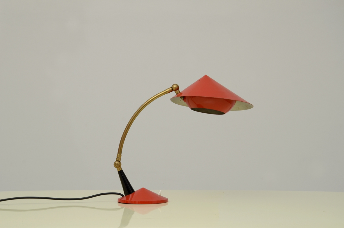 Table lamp in brass and red laquered metal, Italy 1950's.