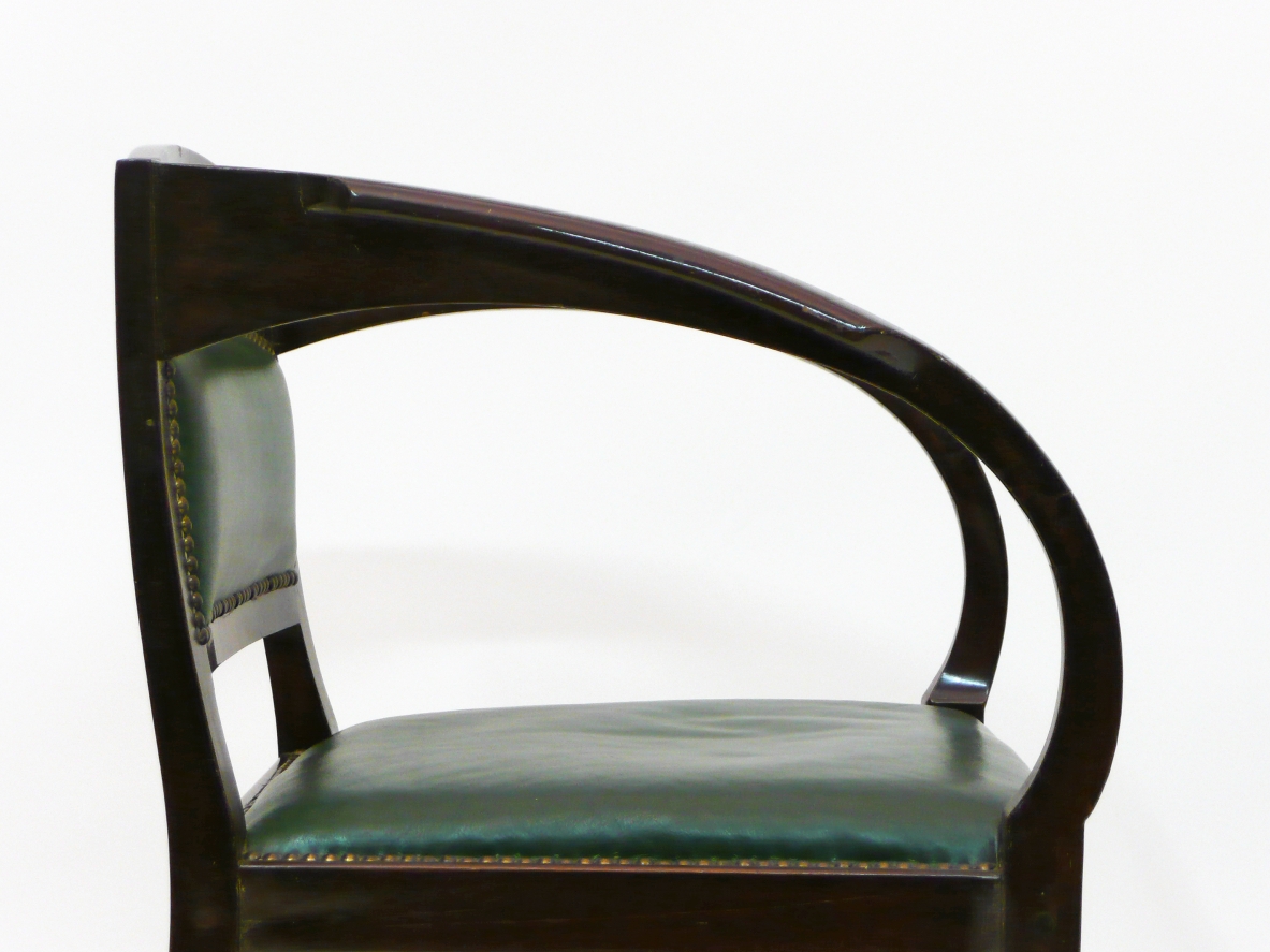 Rare armchair in mahogany with leather upholstery, attr. Adolf Loos, Vienna, 1910.