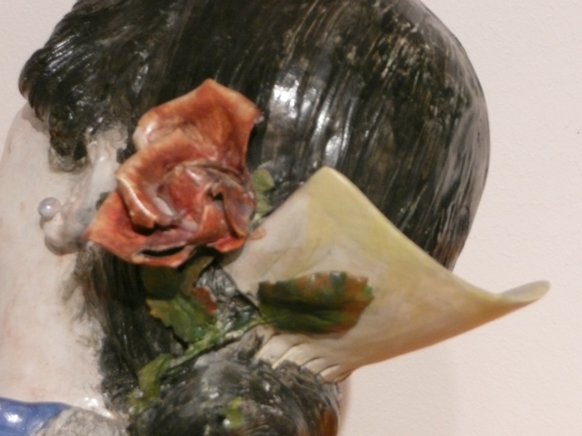 Figura di giovane donna in ceramica dipinta.  Francesco Parente, Firenze 1940ca.