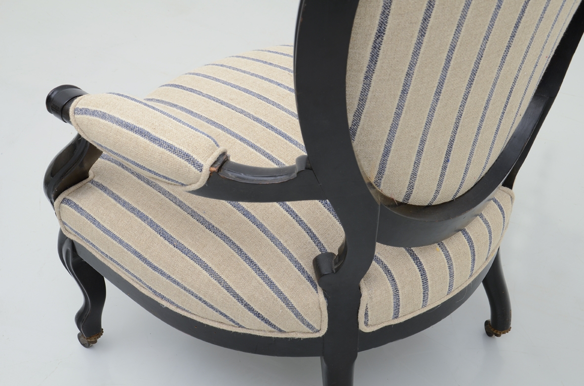 Vintage seating modern shop Milan
