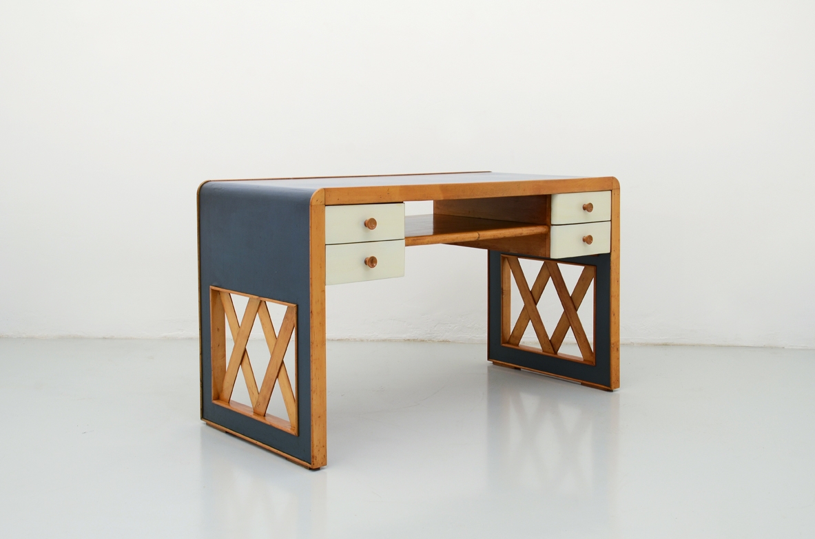 Mario Quarti, 1940's executive writing table with his chair in maple wood.