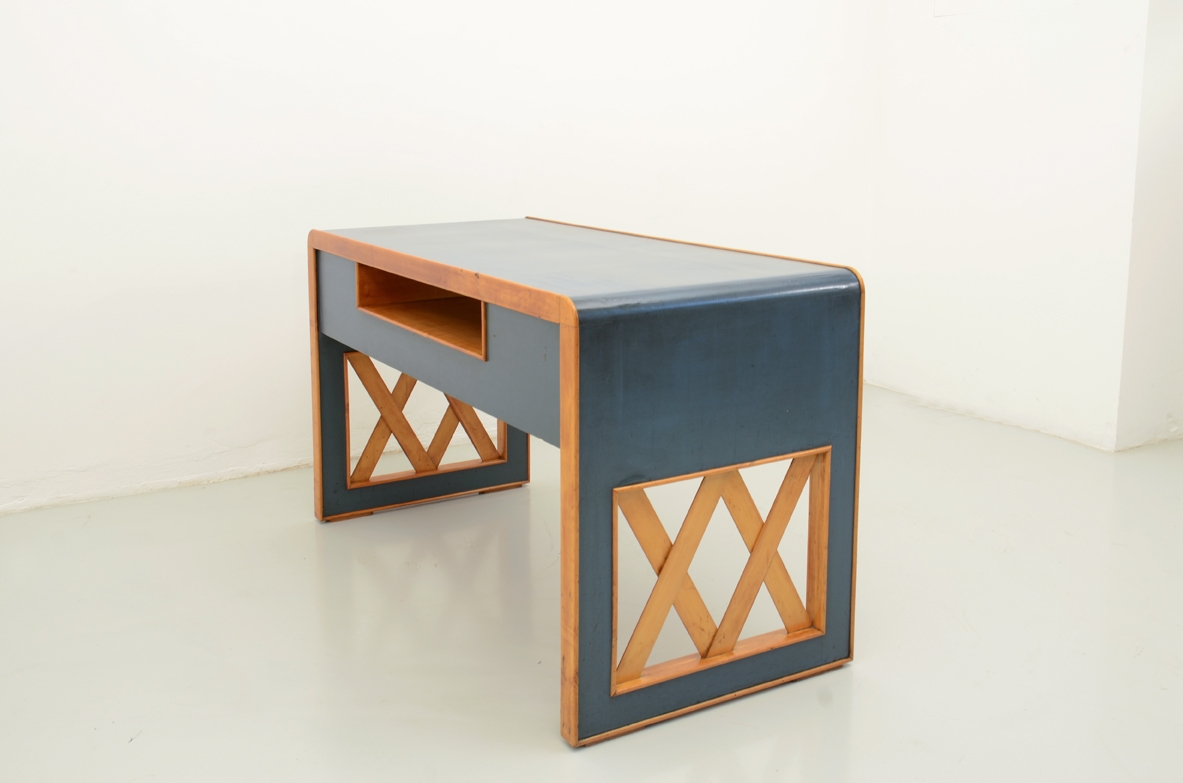 Mario Quarti, 1940's executive writing table with his chair in maple wood.
