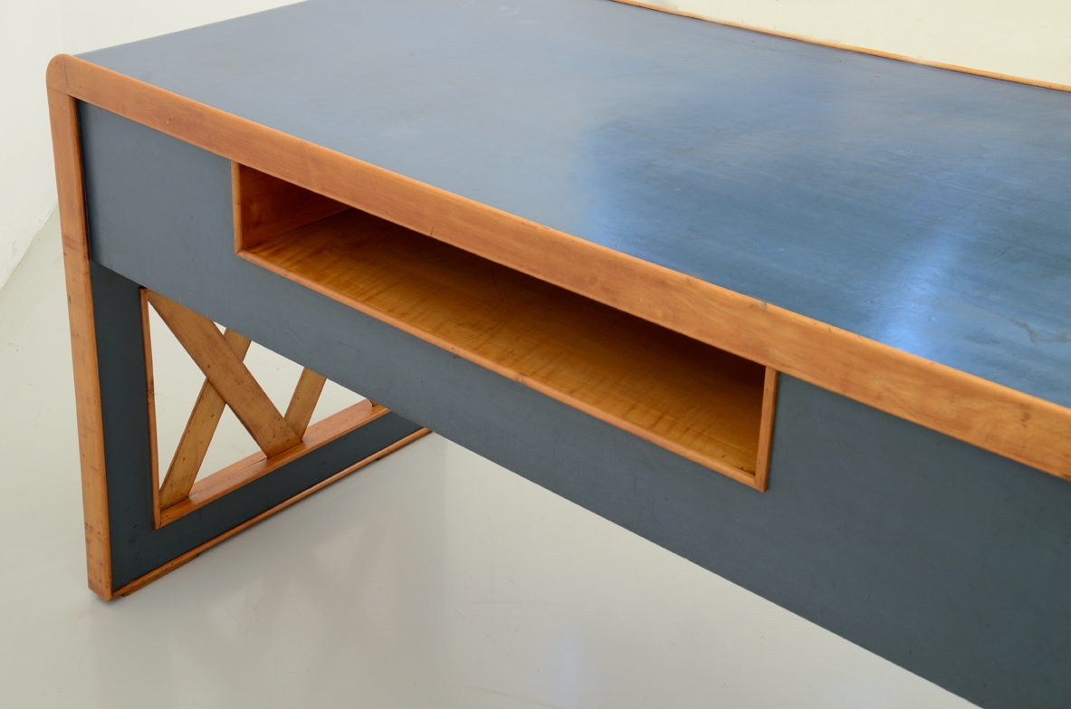 Mario Quarti, 1940's executive writing table with his chair in maple wood.