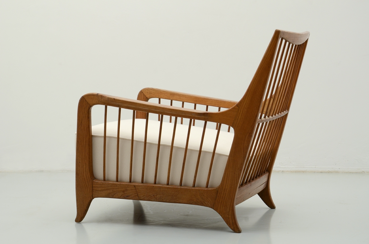 Paolo Buffa, rare pair of oak armchairs.  Manufactured by Cav.Serafino Arrighi, 1940s.  Paolo Buffa Archive, Marelli Heritage.