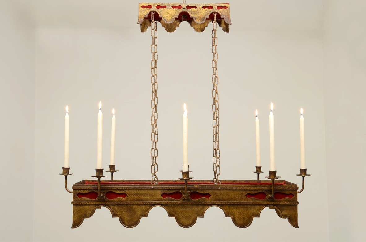 Lampadario in bronzo a otto candele, Italia 1930.
