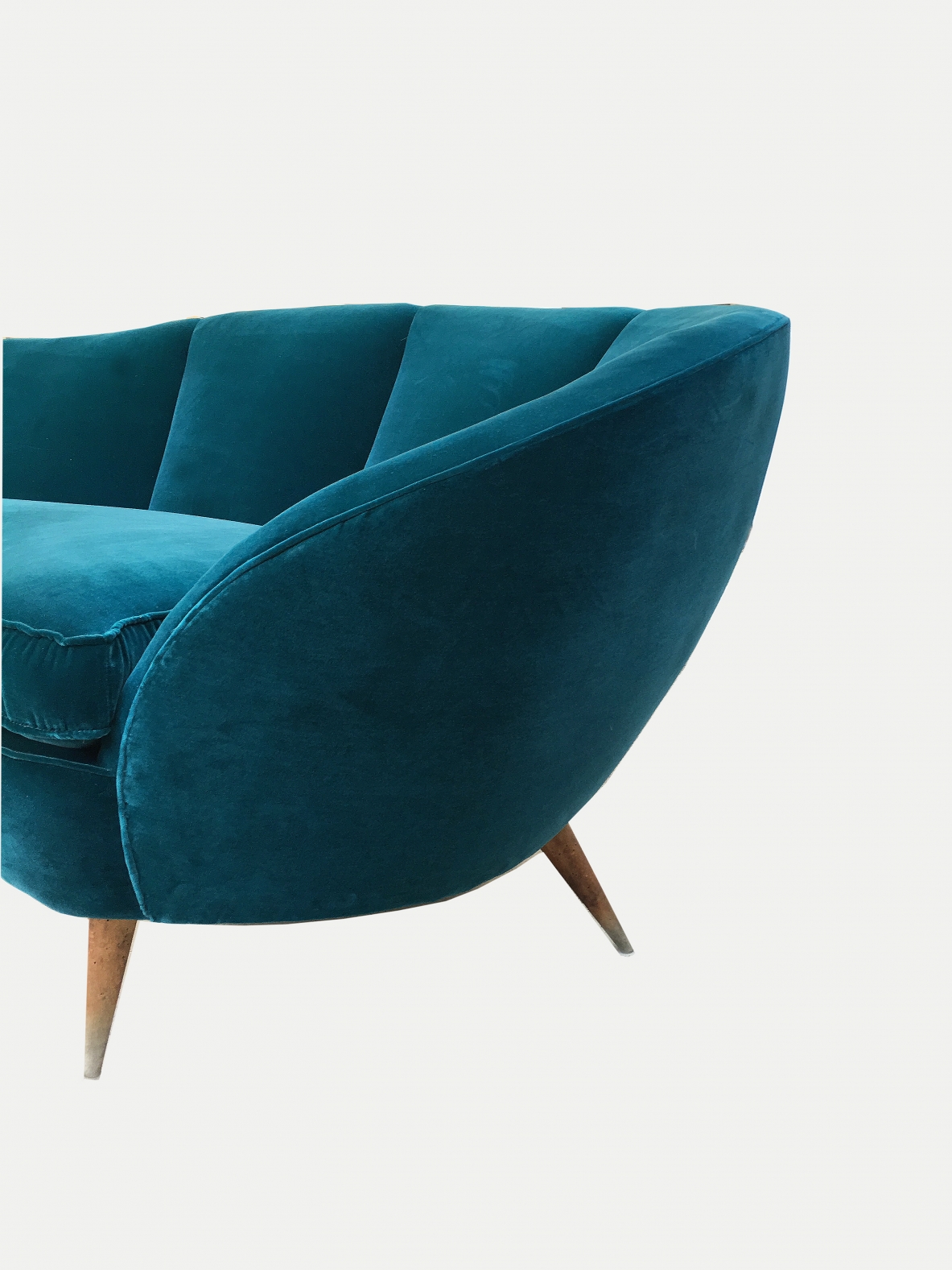 Very large and elegant sofa with a beautiful curved shape, Italy 1940's.