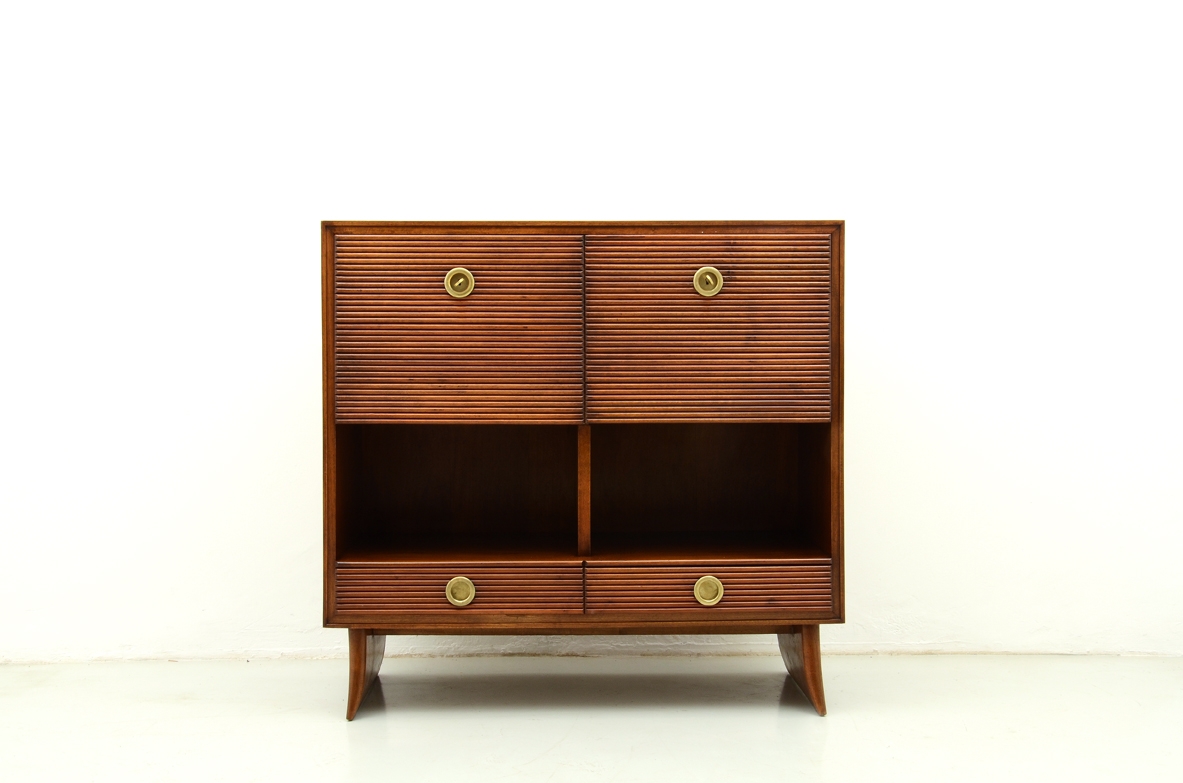 Paolo Buffa, elegante mobile in legno grissinato a due ante a ribalta, 1935.