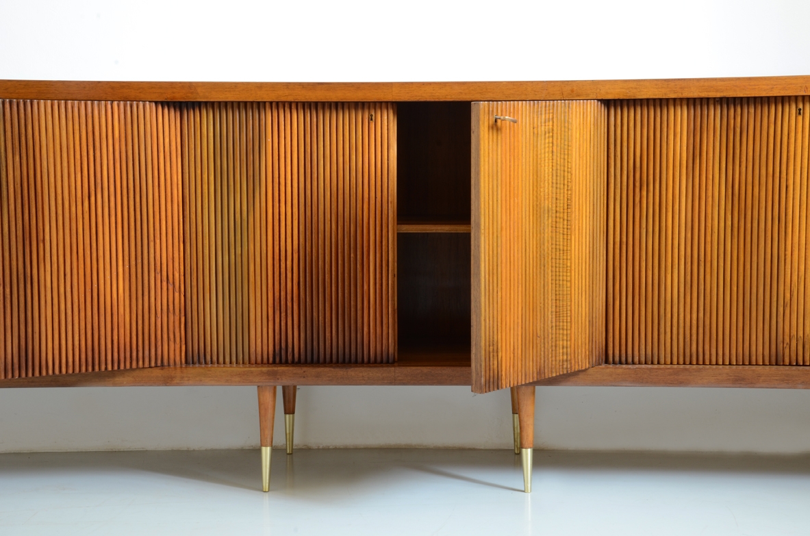 Mobili vintage credenza anni 1950 negozio Milano