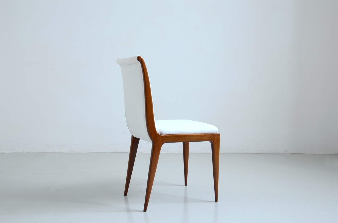 Eleganti sedie in legno biondo, Italia 1940ca.