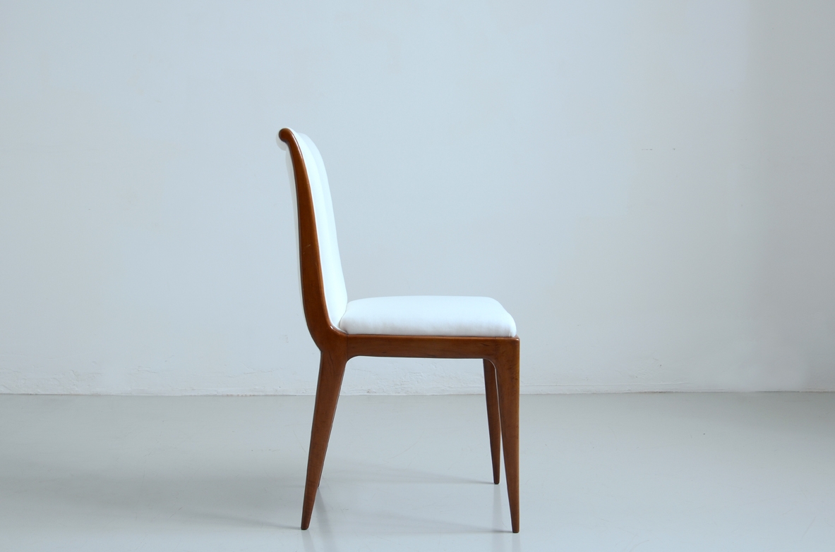Eleganti sedie in legno biondo, Italia 1940ca.