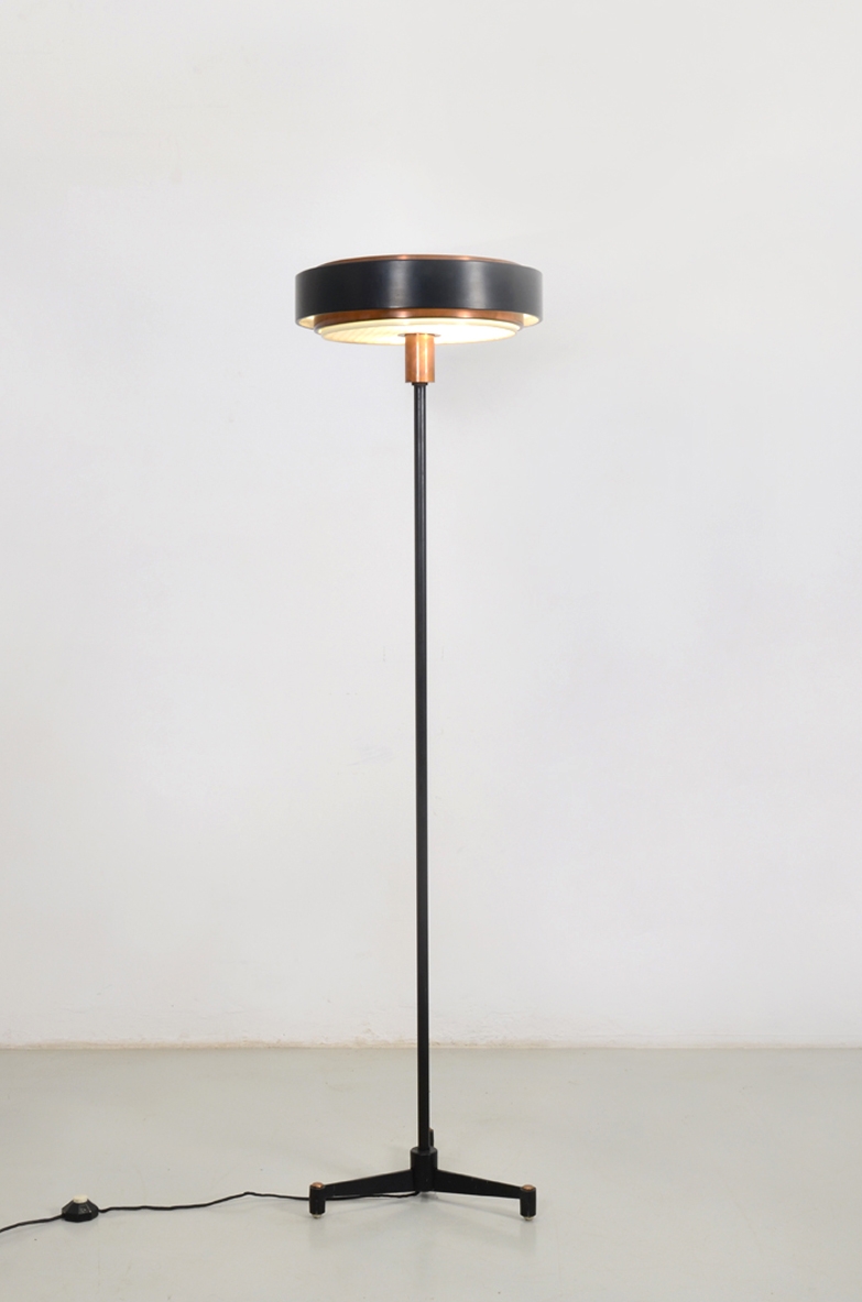 Stilnovo, rare 1960's floorlamp in metal and copper.