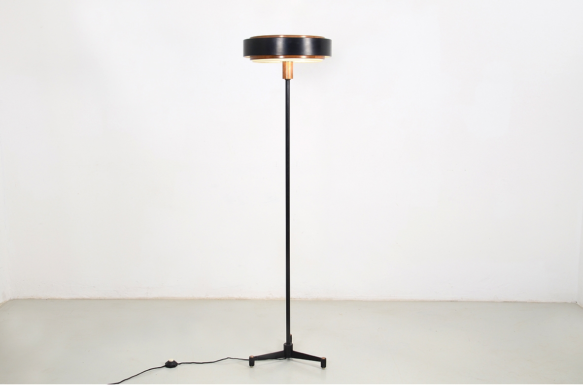 Stilnovo, rare 1960's floorlamp in metal and copper.