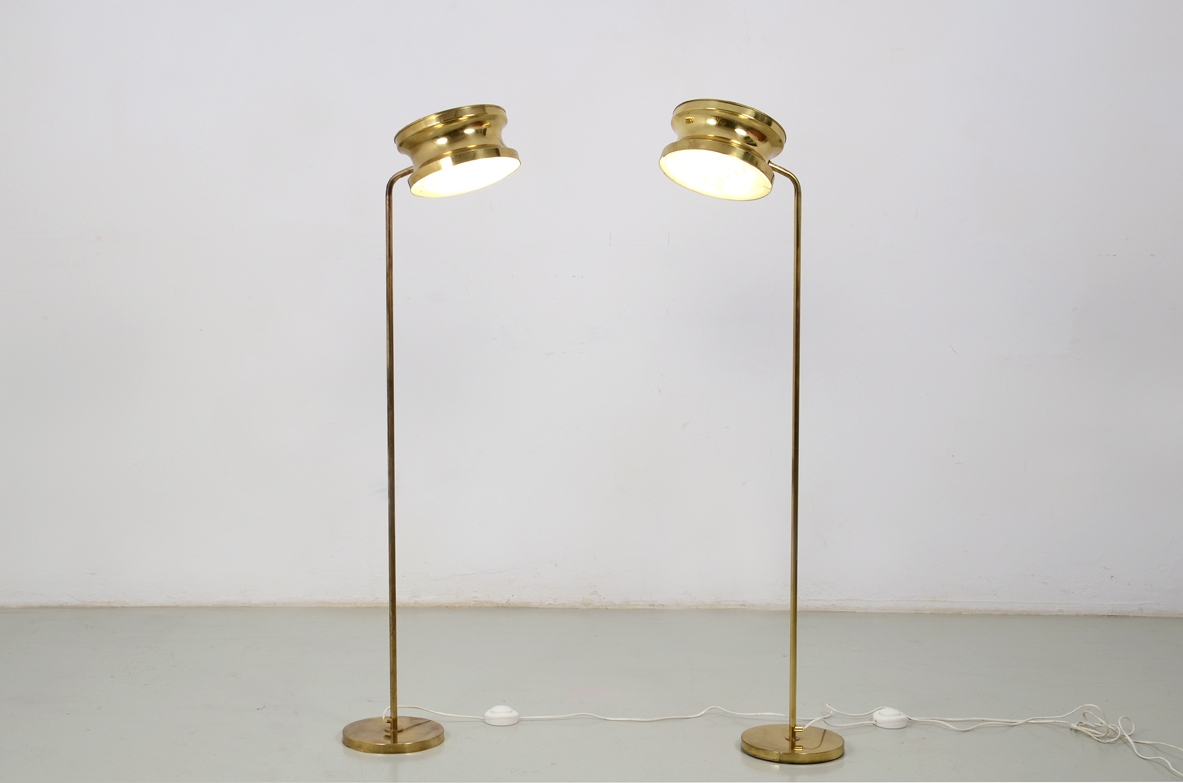 Anders Pherson, due lampade da terra in ottone modello 292,  Svezia 1960.