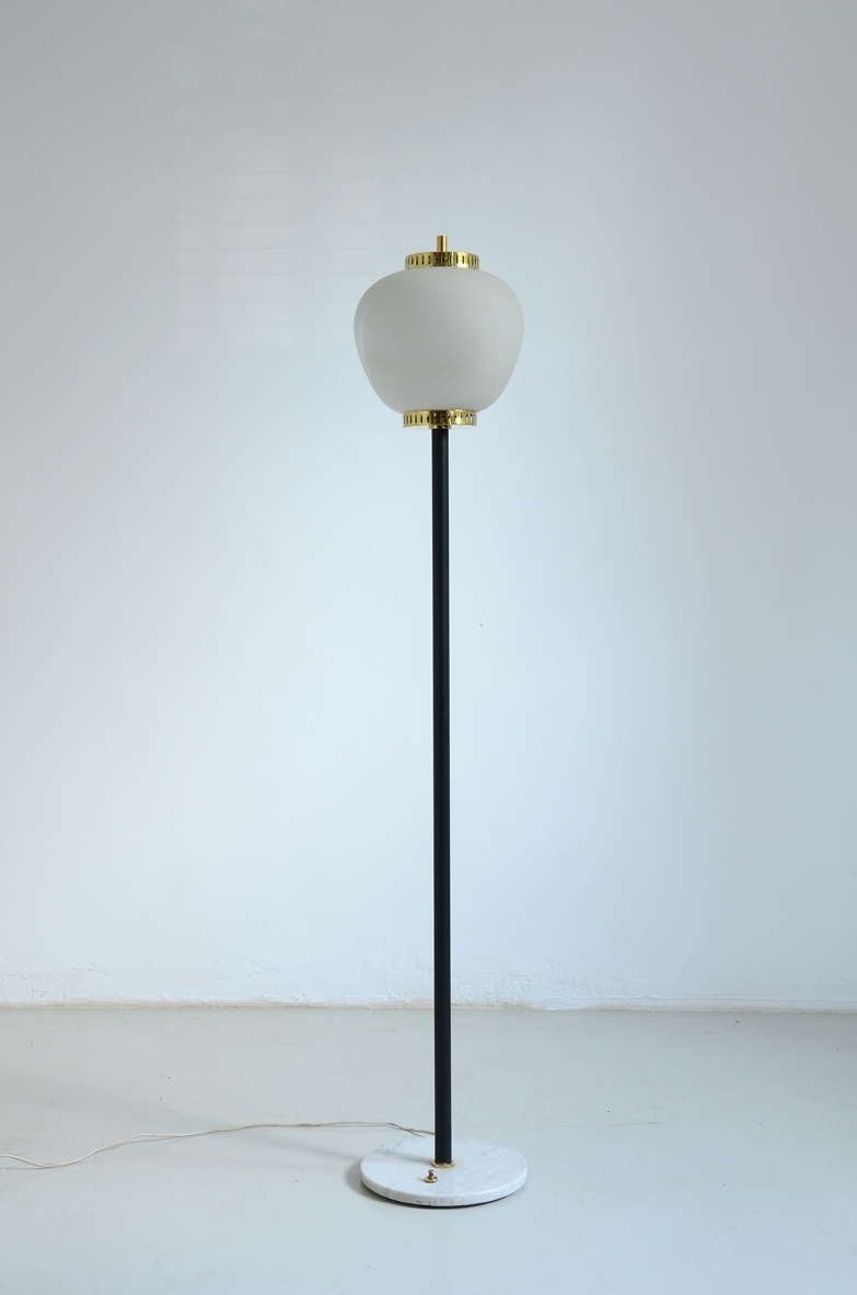 Stilnovo, 1960's floor lamp with marble base.