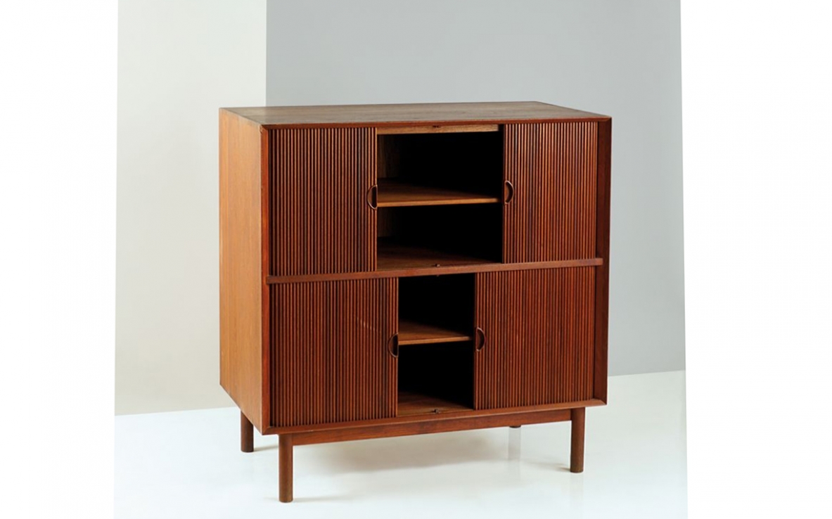 Peter Hvidt & Orla Molgaard, small cabinet in teak wood, Sborg Mobelfabrik, Dememark late 1950's.