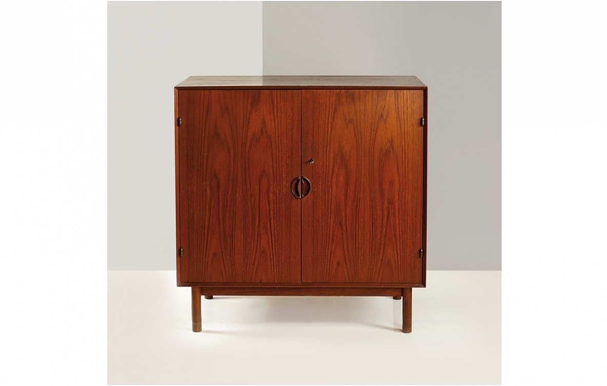 Peter Hvidt & Orla Molgaard, small cabinet in teak wood, Sborg Mobelfabrik, Dememark late 1950's.