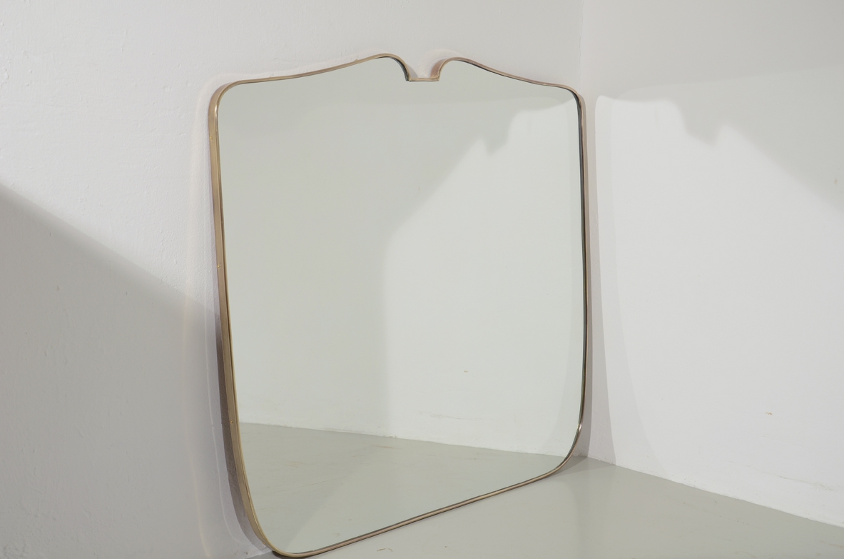 Grande specchiera con cornice in ottone, 1950ca.
