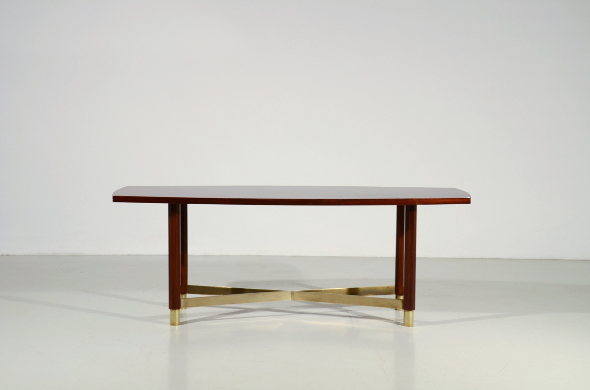 Very elegant small coffee table in macassar wood with a nice brass cross on bottom, Italy 1950's.