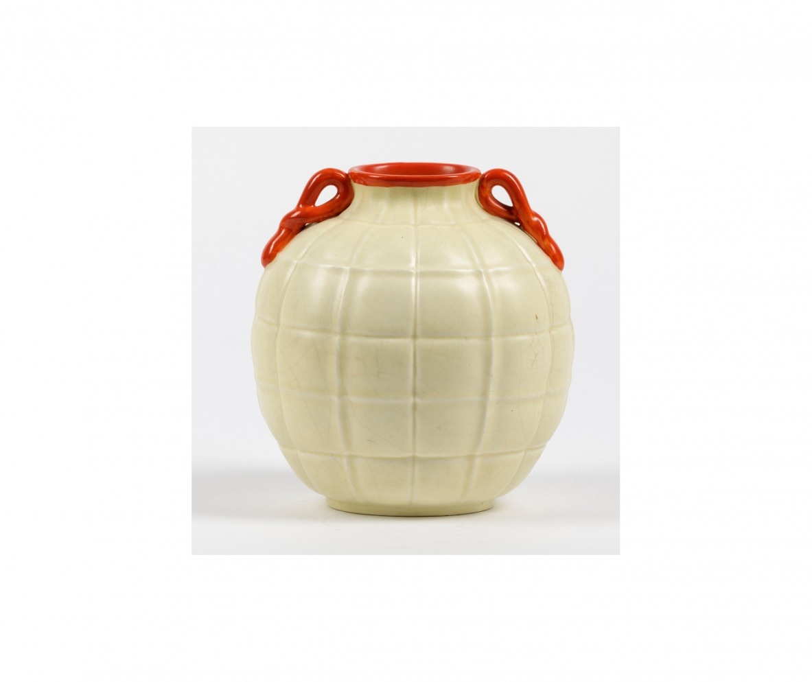 Gio Ponti, Richard Ginori, oval vase, Prod. San Cristoforo, Milan, 1930's.