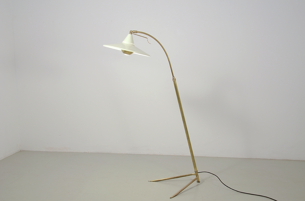 Splendid adjustable floor lamp in metal and brass, Italia 1950ca.