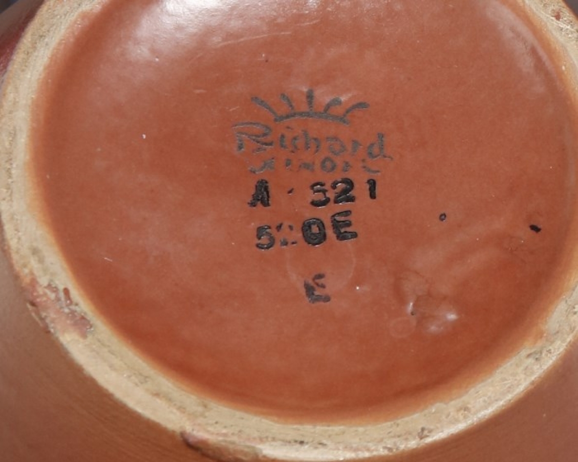 Giovanni Gariboldi, red ceramic vase. Prod. Doccia, signed underneath, 1930's.
