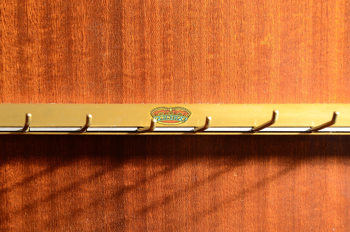 Four-door wardrobe in blond maplewood, Produced by Cassina, 1957. 