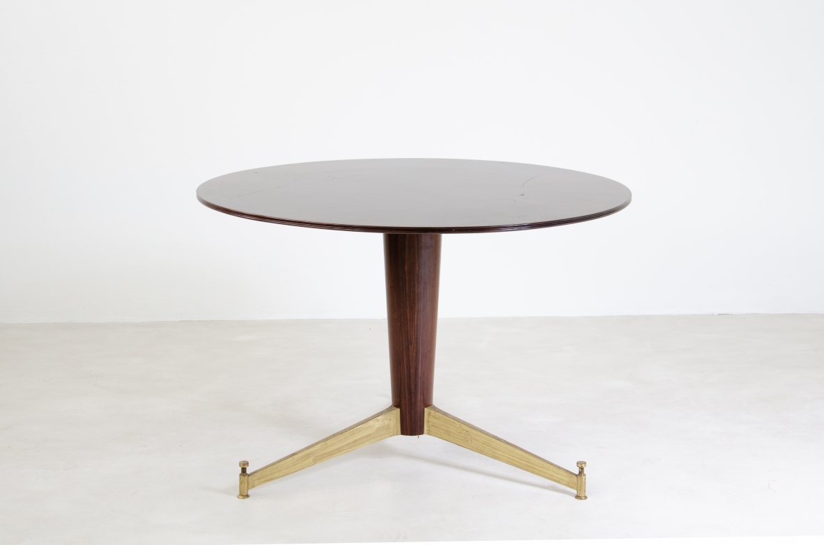 Melchiorre Bega, splendido tavolo con tripode in fusione ed elegante piano in palissandro su base tornita, Italia 1950ca.