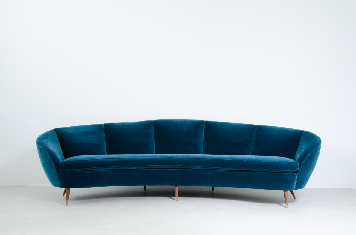 Very large and elegant sofa with a beautiful curved shape, Italy 1940's.