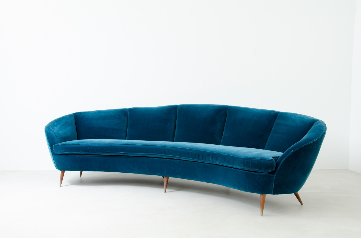 Very large and elegant sofa with a beautiful curved shape, Italy 1940's.