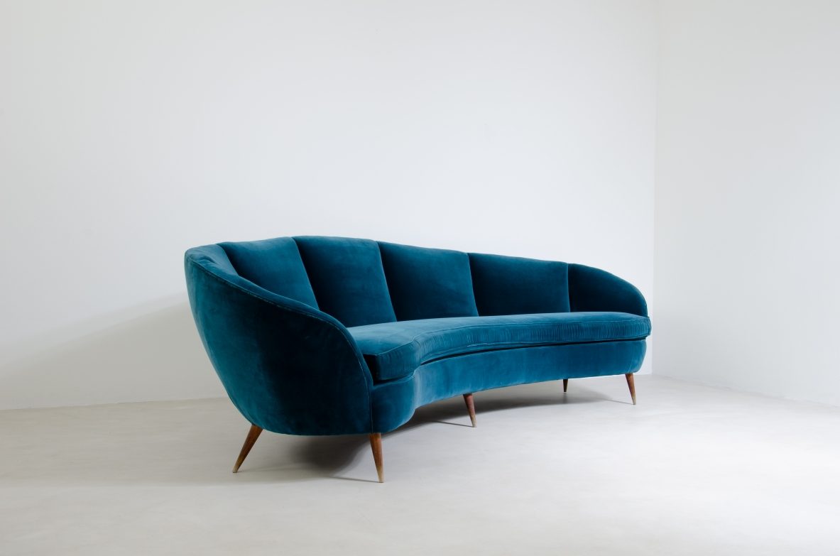 Very large and elegant sofa with a beautiful curved shape, Italy 1940's.
