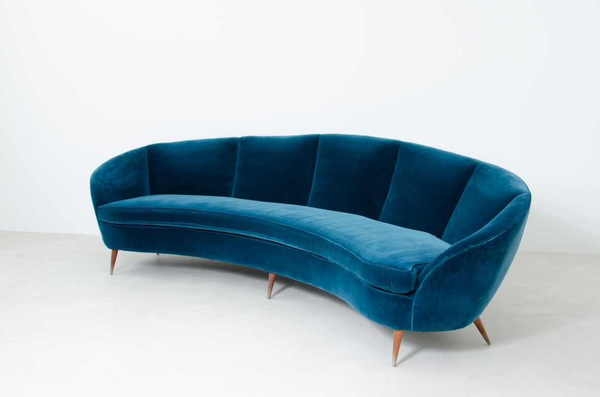 Very large and elegant sofa with a beautiful curved shape, Italy 1940's.