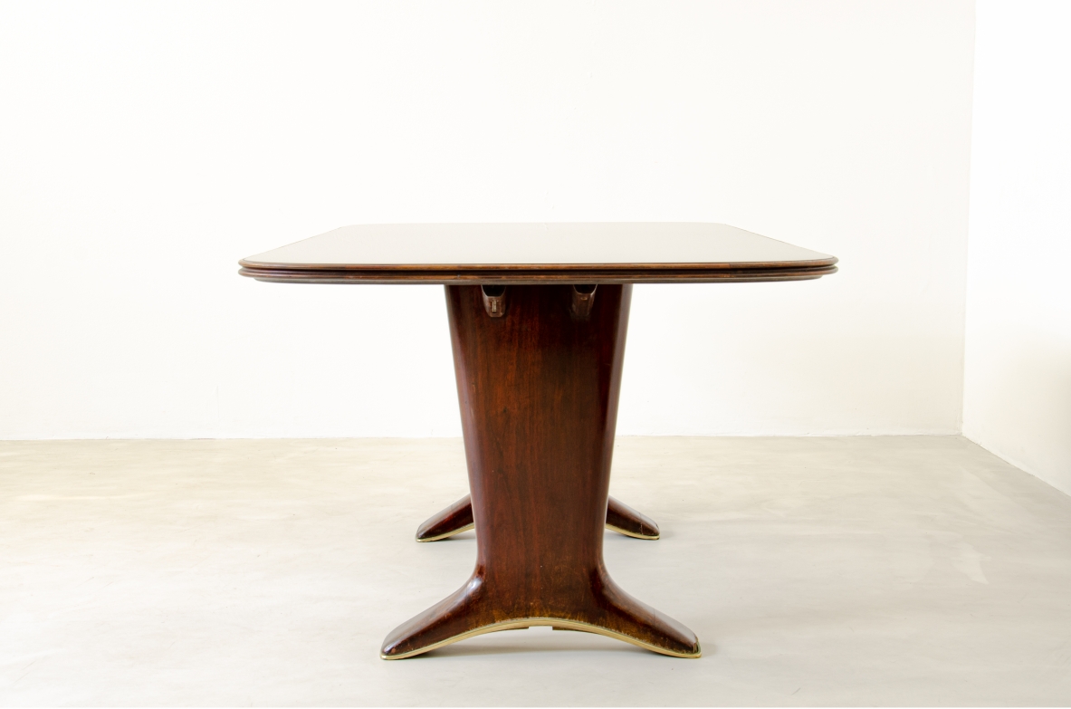 Osvaldo Borsani, walnut dining table Borsani Varedo, 1940s.