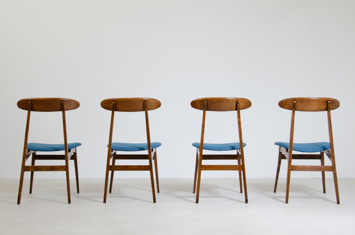 Set di 4 sedie in legno e tessuto imbottito.  Manifattura italiana anni 60.