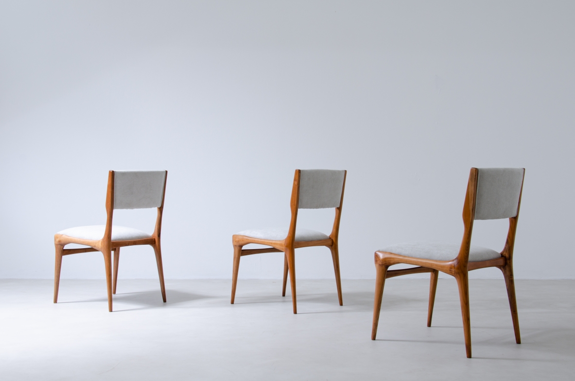 Carlo de Carli, set of six cherry wood chairs model 585.  Designed for Gio Ponti's Hotel Parco dei Principi in Rome in 1954, prod. Cassina.
