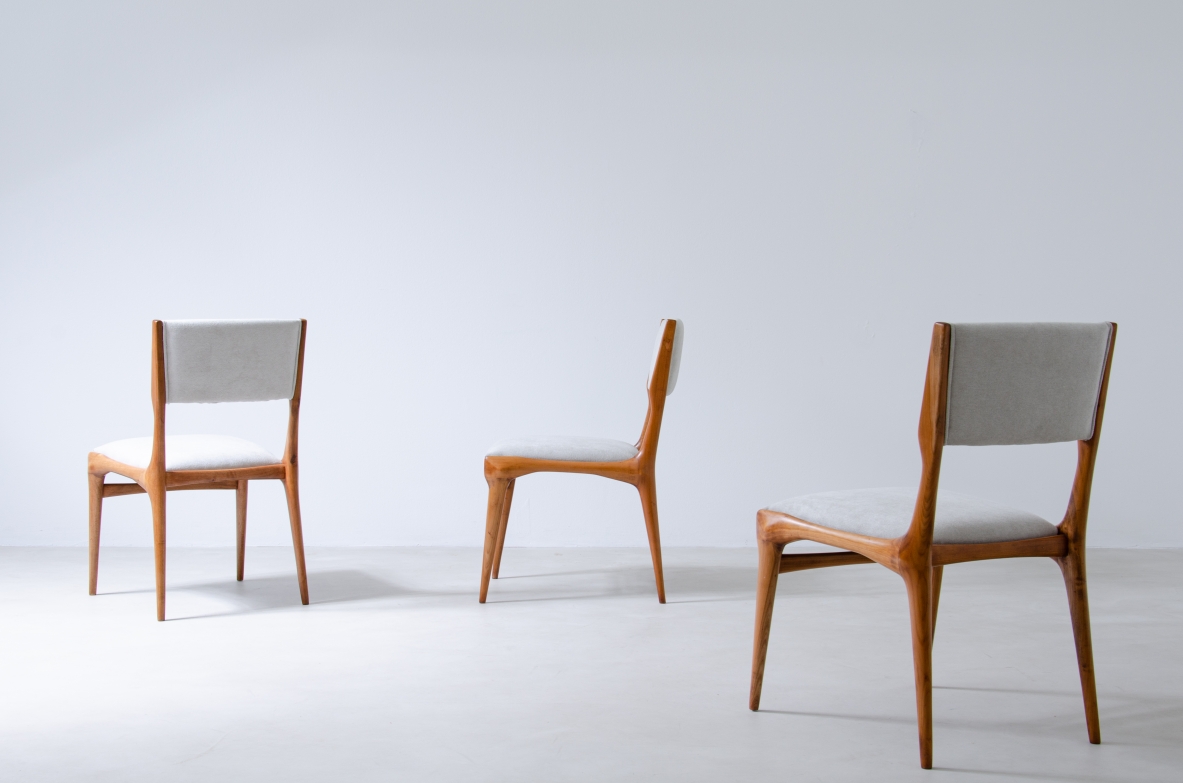Carlo de Carli, set of six cherry wood chairs model 585. Designed for Gio Ponti's Hotel Parco dei Principi in Rome in 1954, prod. Cassina.