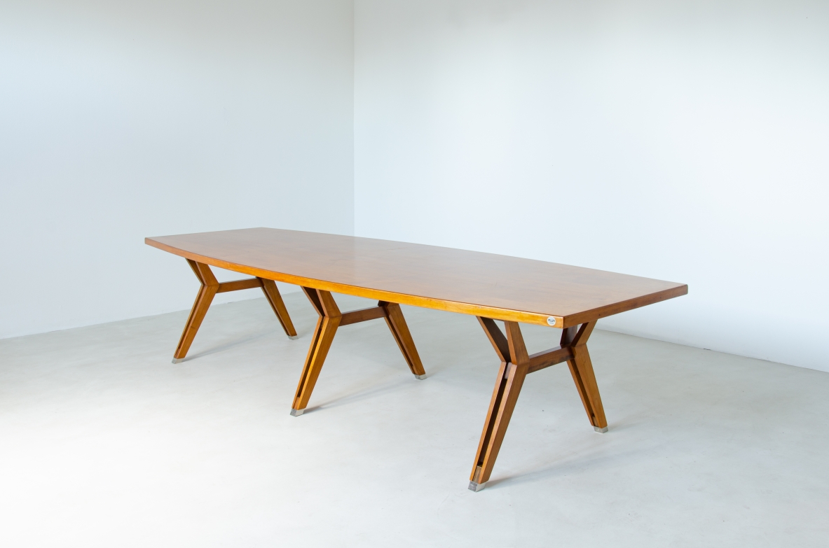 Ico Parisi, large table in blond walnut.  Prod. M.I.M. 1960s.
