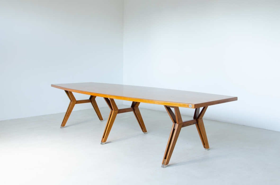 Ico Parisi, large table in blond walnut.  Prod. M.I.M. 1960s.