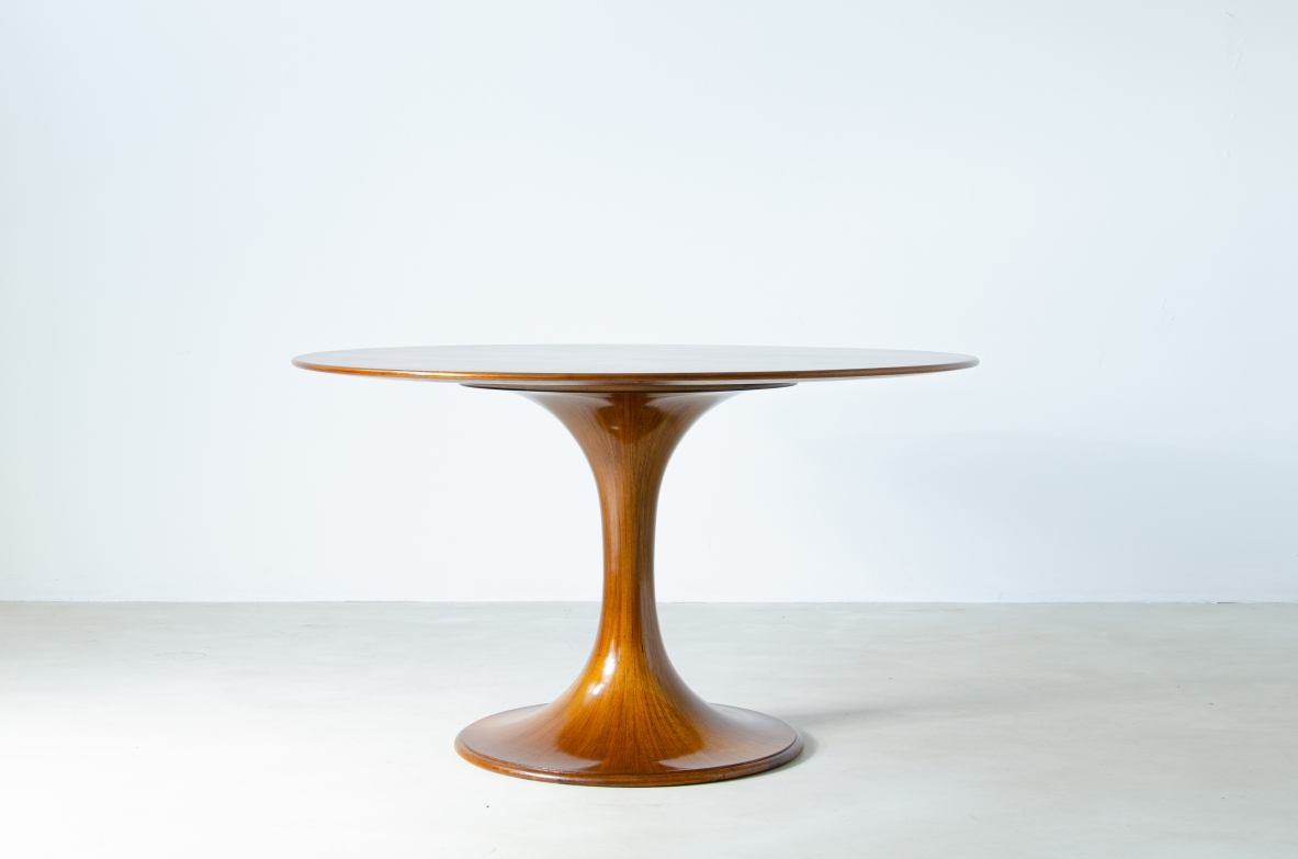 Luigi Massoni (1930)  Raro ed elegante tavolo con base tornita e lastronata.   Manifattura, Mobilia, Italia 1959.