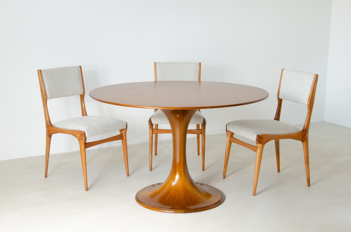 Luigi Massoni (1930)  Raro ed elegante tavolo con base tornita e lastronata.   Manifattura, Mobilia, Italia 1959.