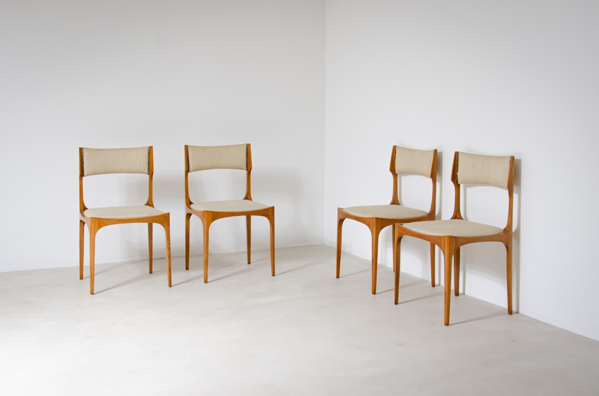 Giuseppe Gibelli  Set di 4 sedie in frassino e tessuto imbottito.  Manifattura Sormani, 1963.