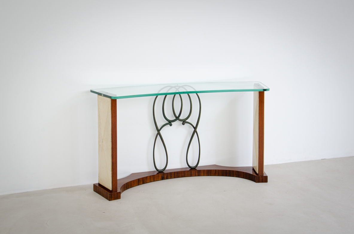 Elegante console con montanti laterali rivestiti in pergamena Attr.Guglielmo Ulrich, 1940ca.
