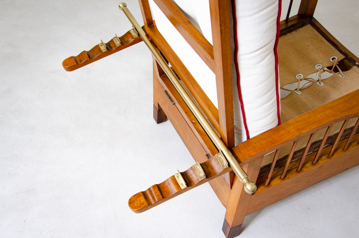 Gustav Stickley (1858–1942)  Pair of adjustable high back armchairs in oak New York, United States, 1920's.