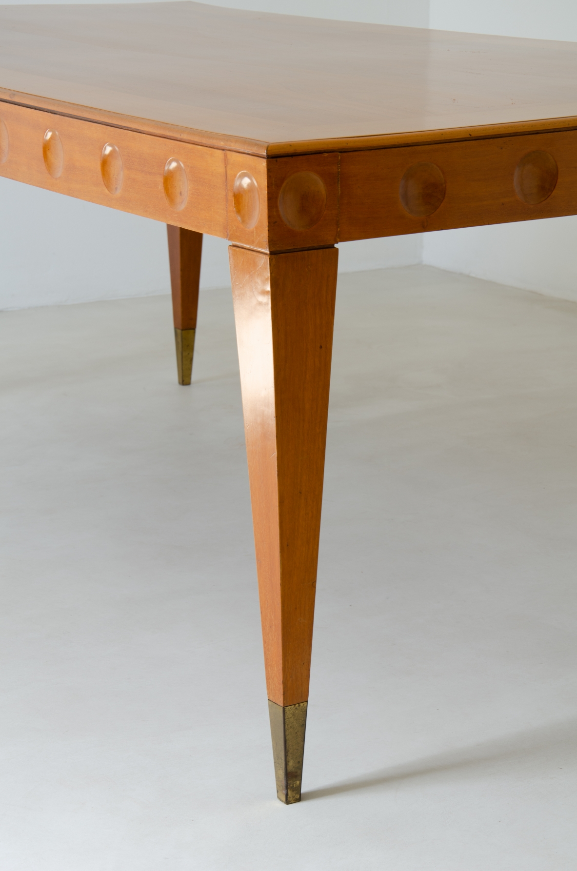 Gio Ponti, 1950's stunning table in cherry wood with nice decoration and thin long tips.