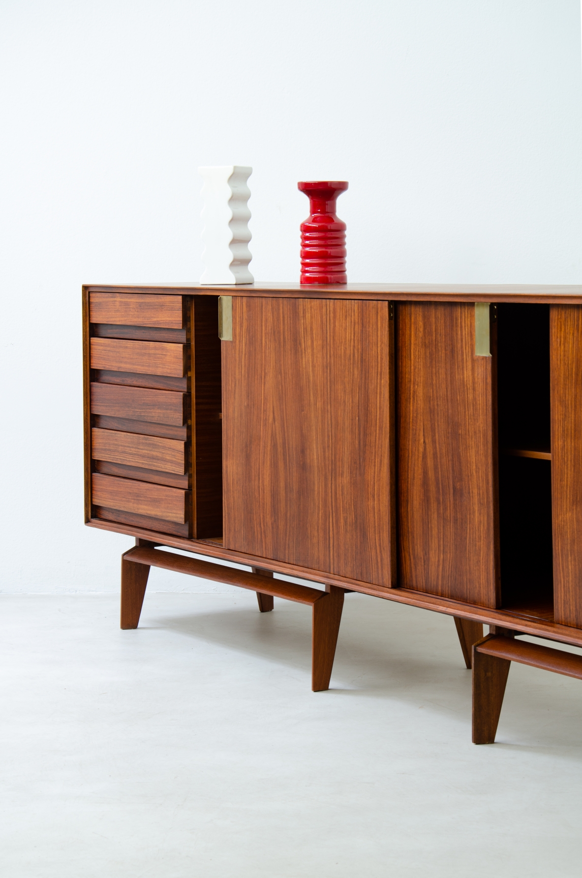 Vittorio Dassi. Large rosewood cabinet. Italy, Turin, 1960's