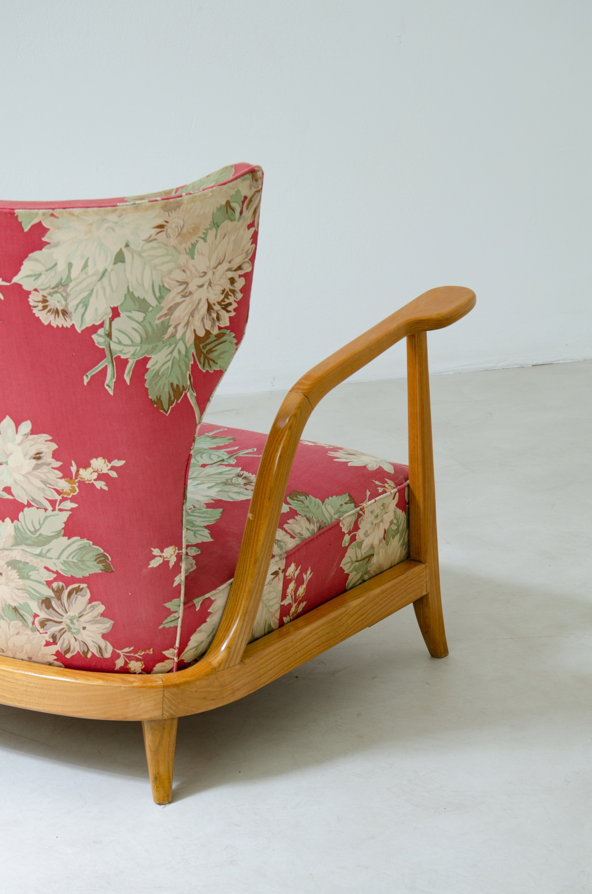 Enrico Ciuti, rare pair of armchairs in ash wood.  Italy, Milan, 1940's 