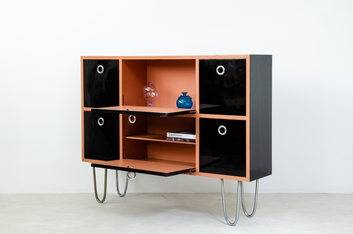 Guglielmo Ulrich. Very elegant bar cabinet in lacquered wood. Italian manufacture, Milan, 1934