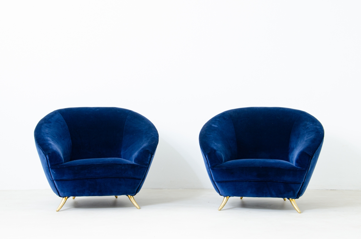 Federico Munari  Pair of armchairs in the cockpit with velvet upholstery and brass feet.  1940's Italian manufacture.